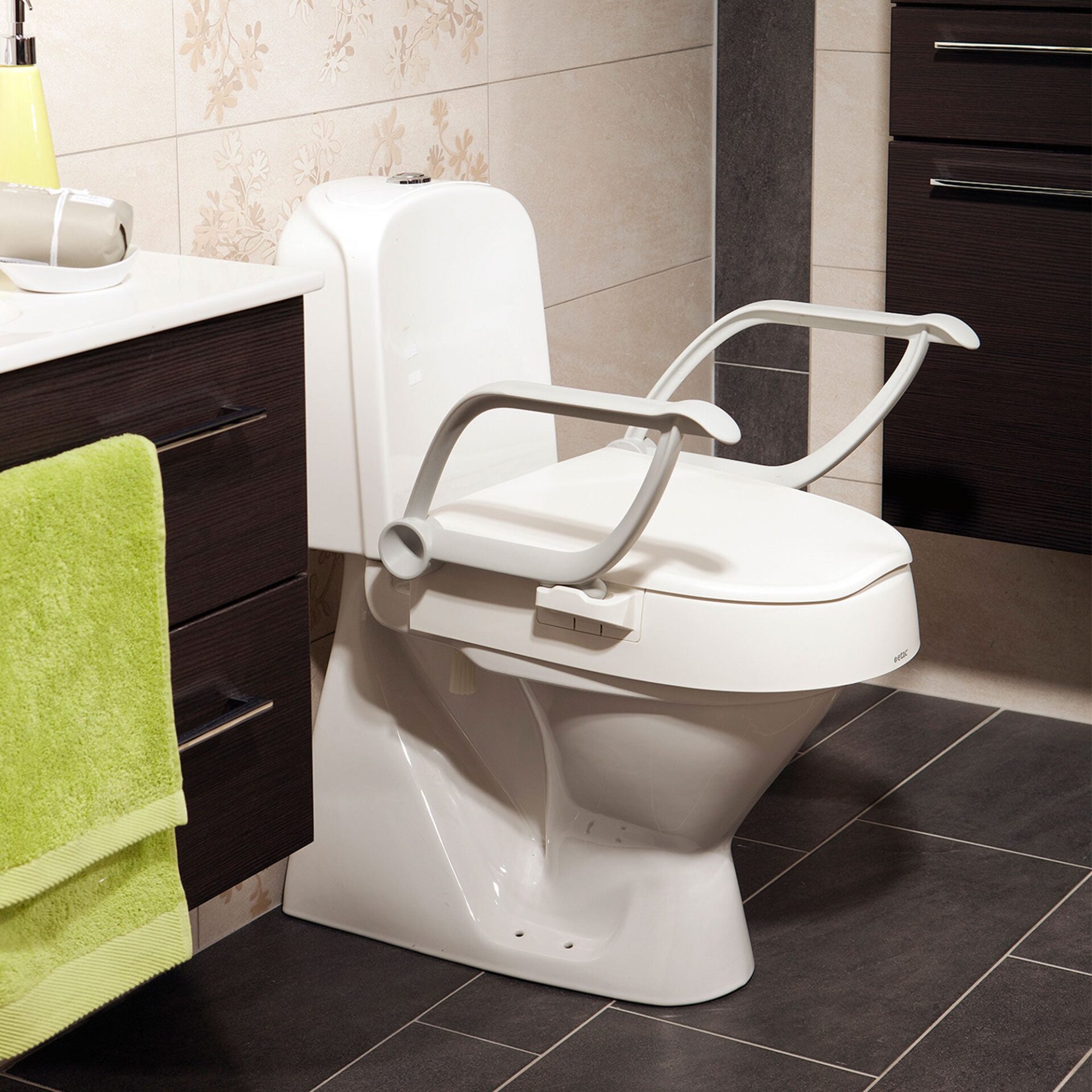 Toilettensitzerhöhung höhenverstellbar – mit Armlehnen und Deckel – Bild 3